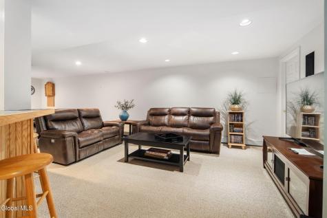 223 Stanford Drive Schenectady NY 12303