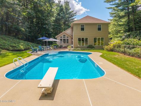 223 Stanford Drive Schenectady NY 12303