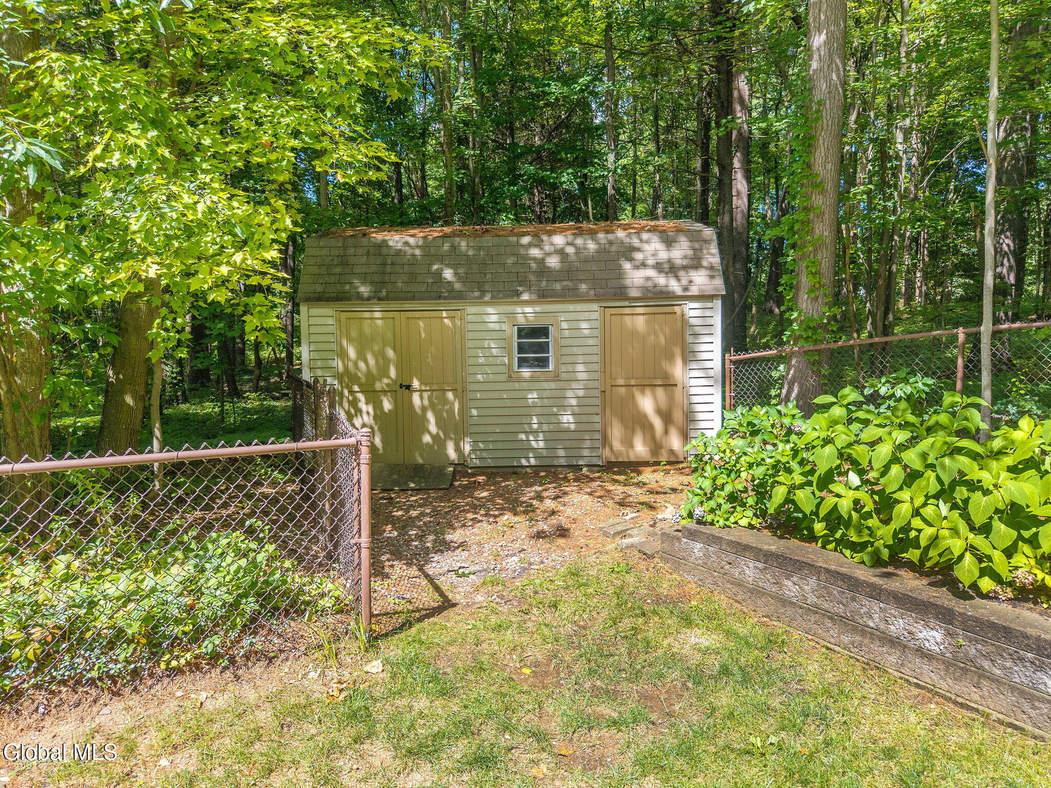 223 Stanford Drive Schenectady NY 12303