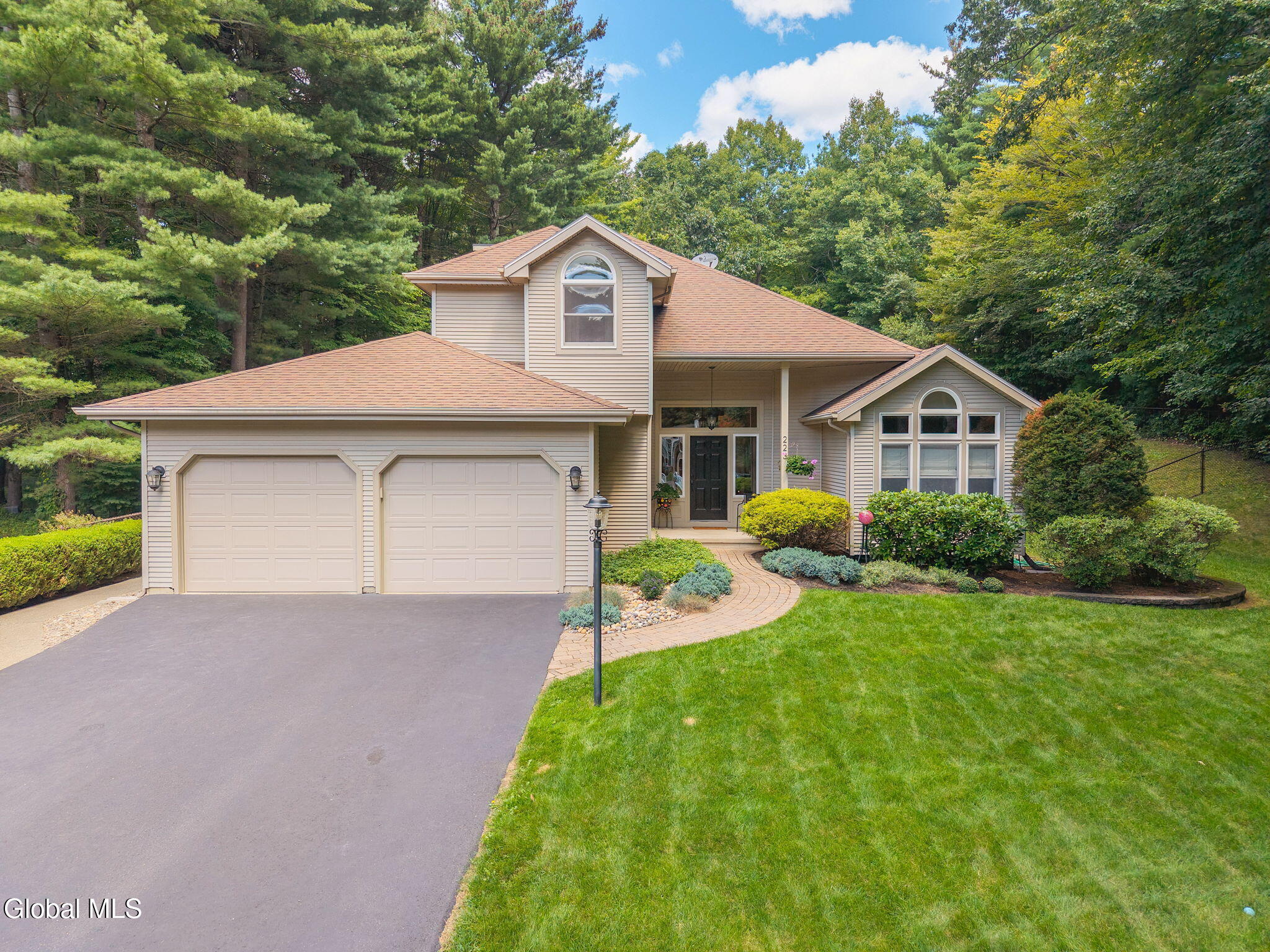 223 Stanford Drive Schenectady NY 12303