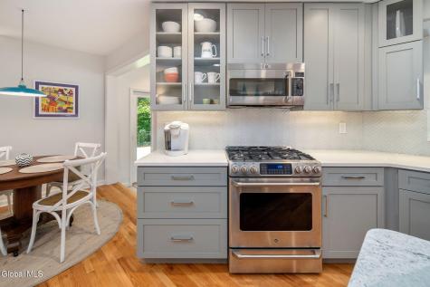 223 Stanford Drive Schenectady NY 12303