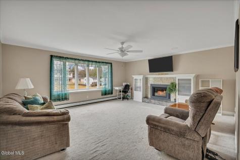 10 Appletree Lane Clifton Park NY 12065
