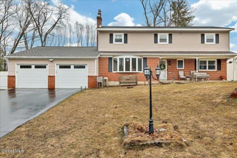 10 Appletree Lane Clifton Park NY 12065