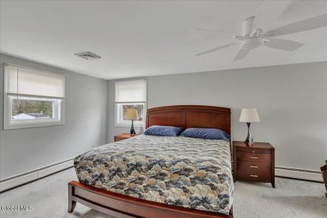 10 Appletree Lane Clifton Park NY 12065