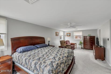 10 Appletree Lane Clifton Park NY 12065