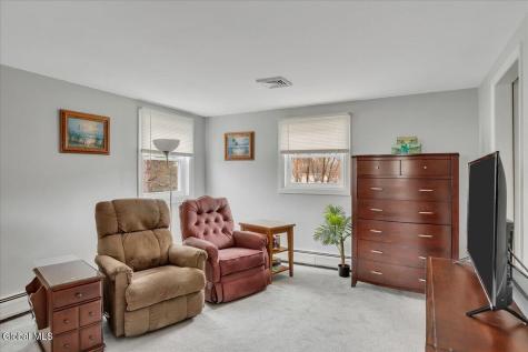 10 Appletree Lane Clifton Park NY 12065
