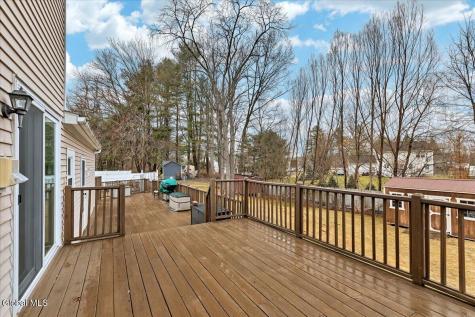 10 Appletree Lane Clifton Park NY 12065