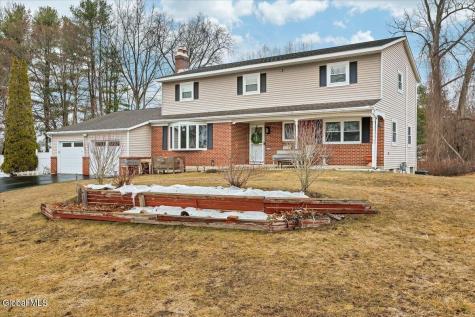 10 Appletree Lane Clifton Park NY 12065