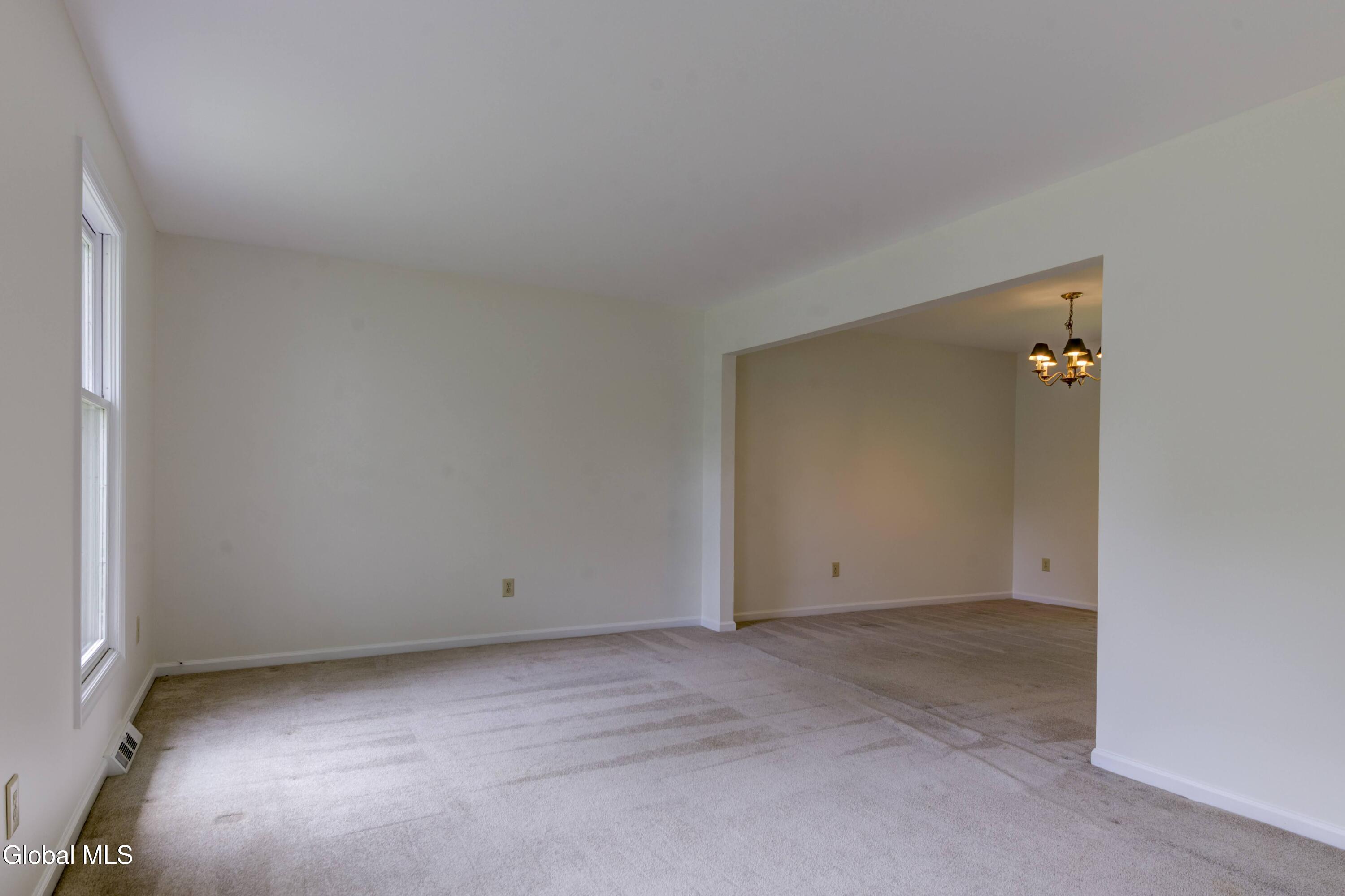 949 Morgan Avenue Niskayuna NY 12309