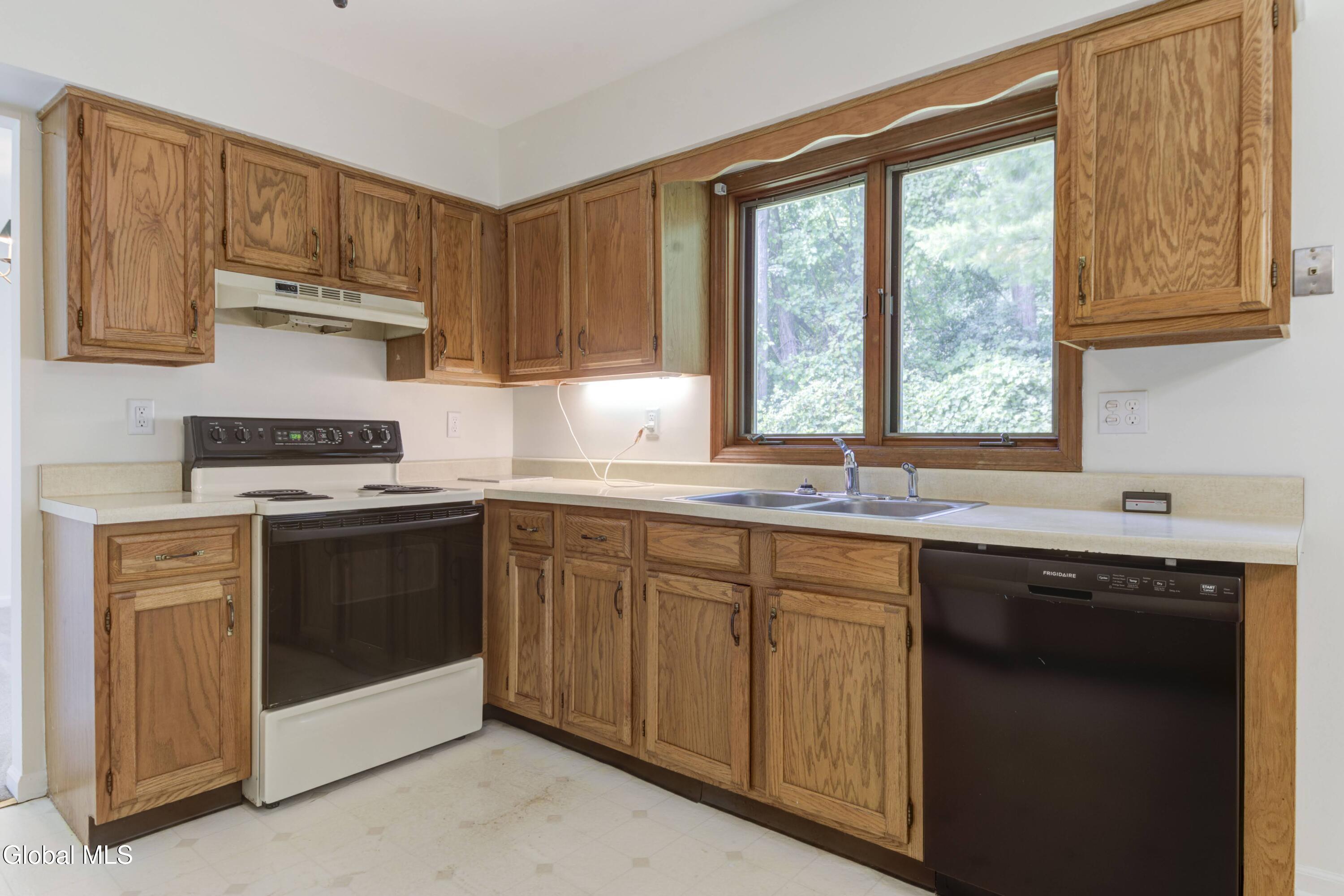 949 Morgan Avenue Niskayuna NY 12309