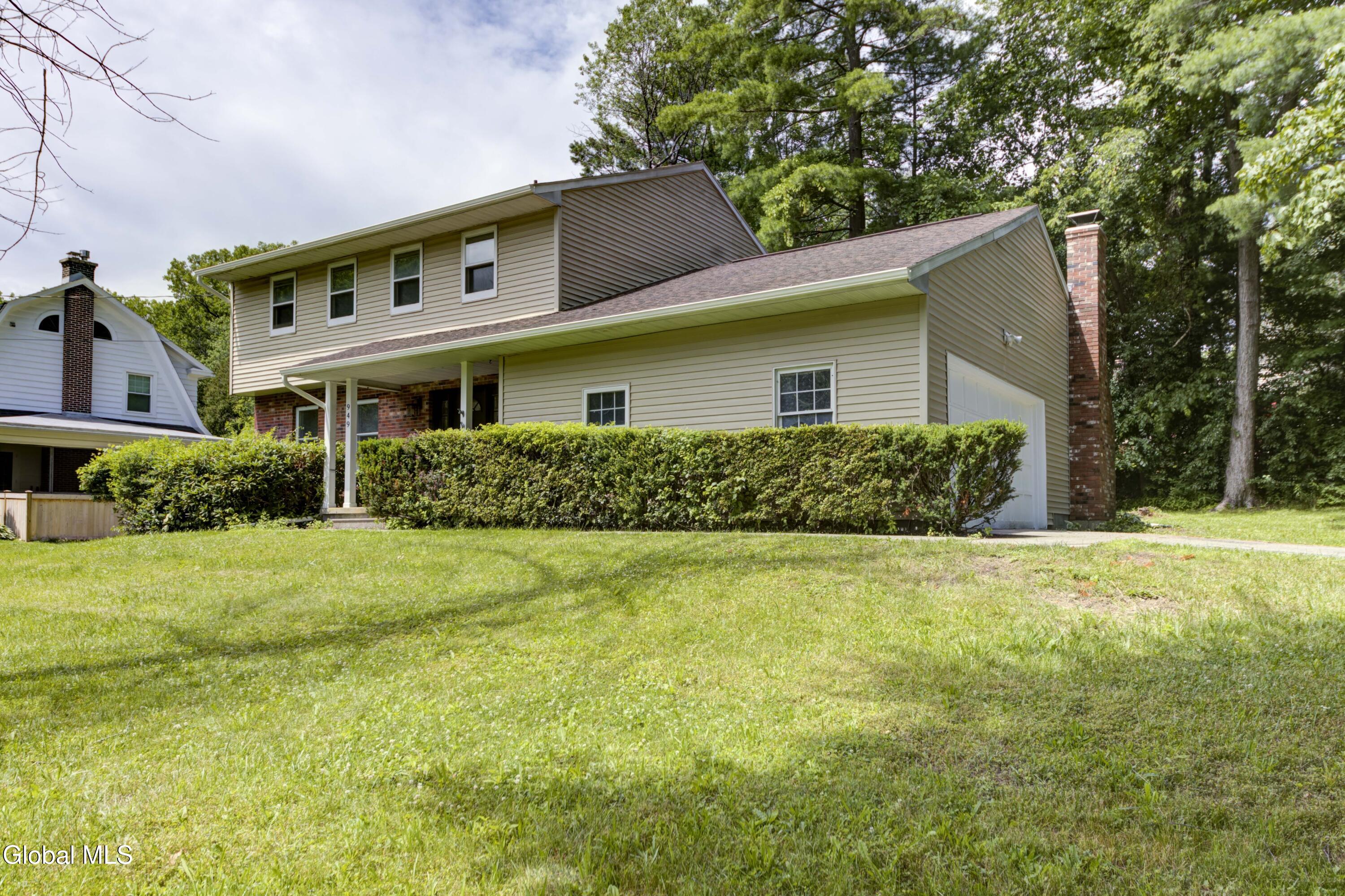 949 Morgan Avenue Niskayuna NY 12309
