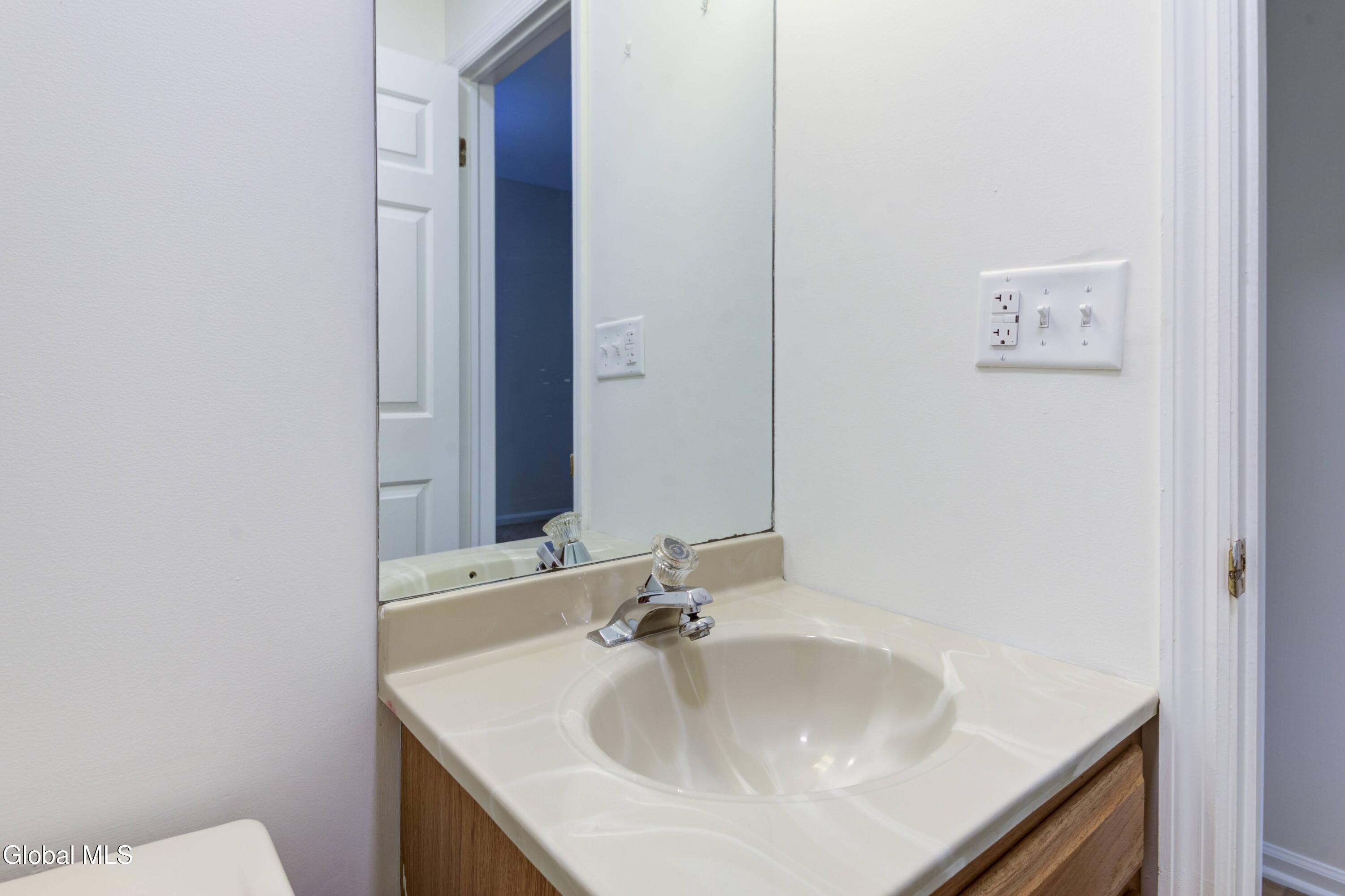 949 Morgan Avenue Niskayuna NY 12309