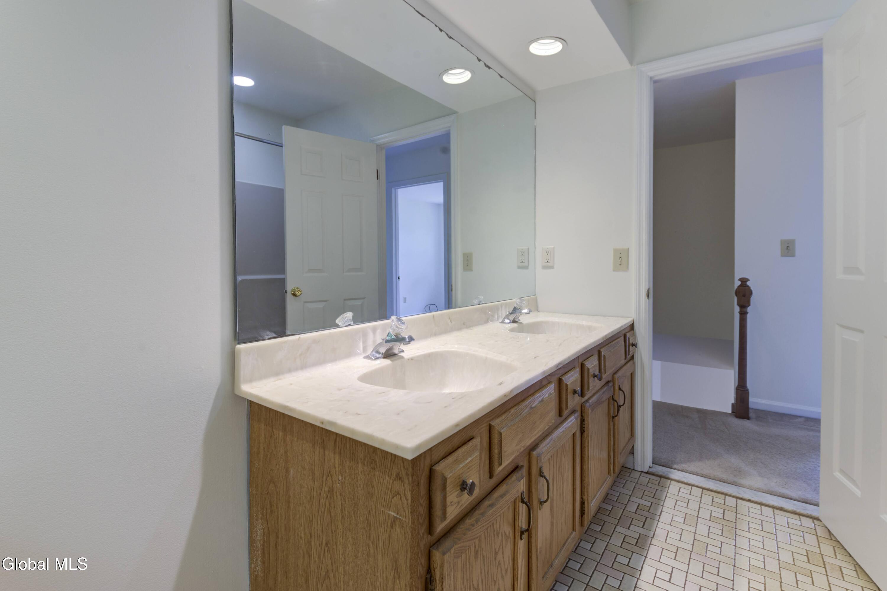 949 Morgan Avenue Niskayuna NY 12309