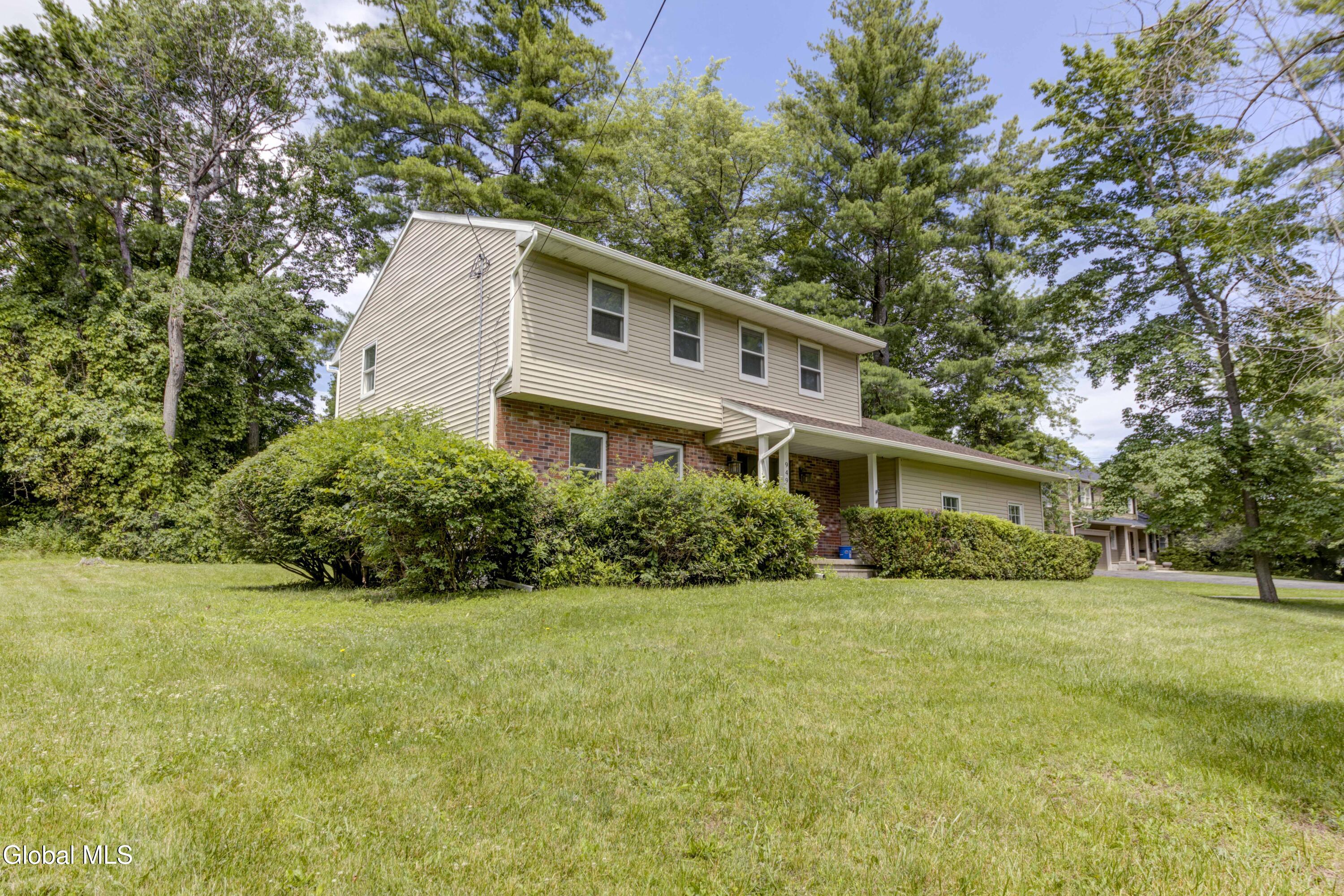949 Morgan Avenue Niskayuna NY 12309