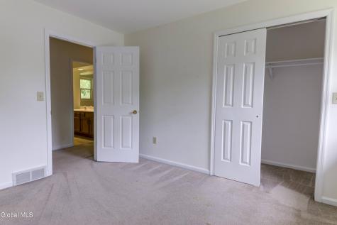 949 Morgan Avenue Niskayuna NY 12309