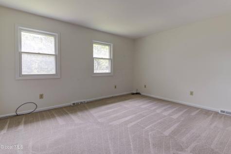 949 Morgan Avenue Niskayuna NY 12309