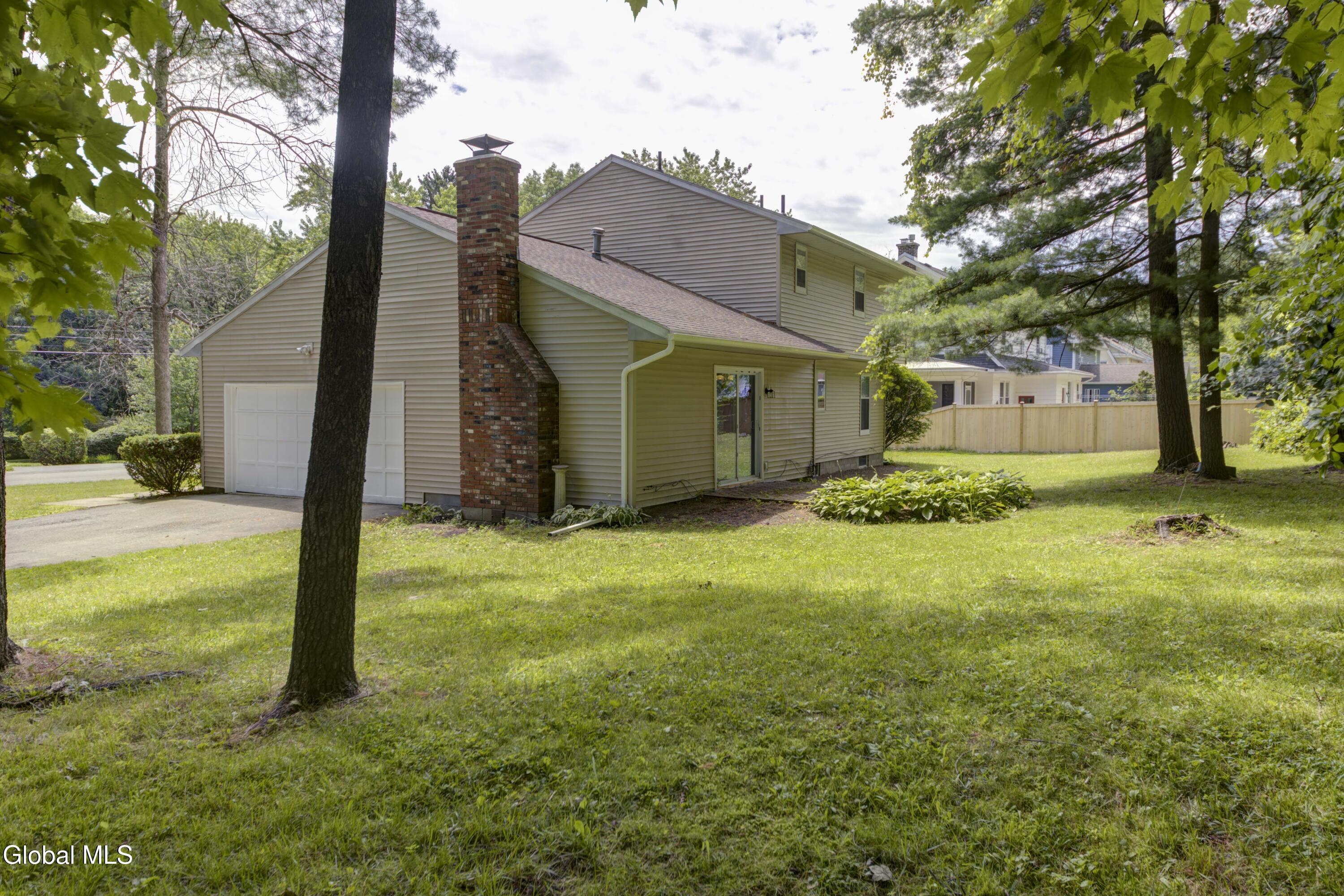 949 Morgan Avenue Niskayuna NY 12309