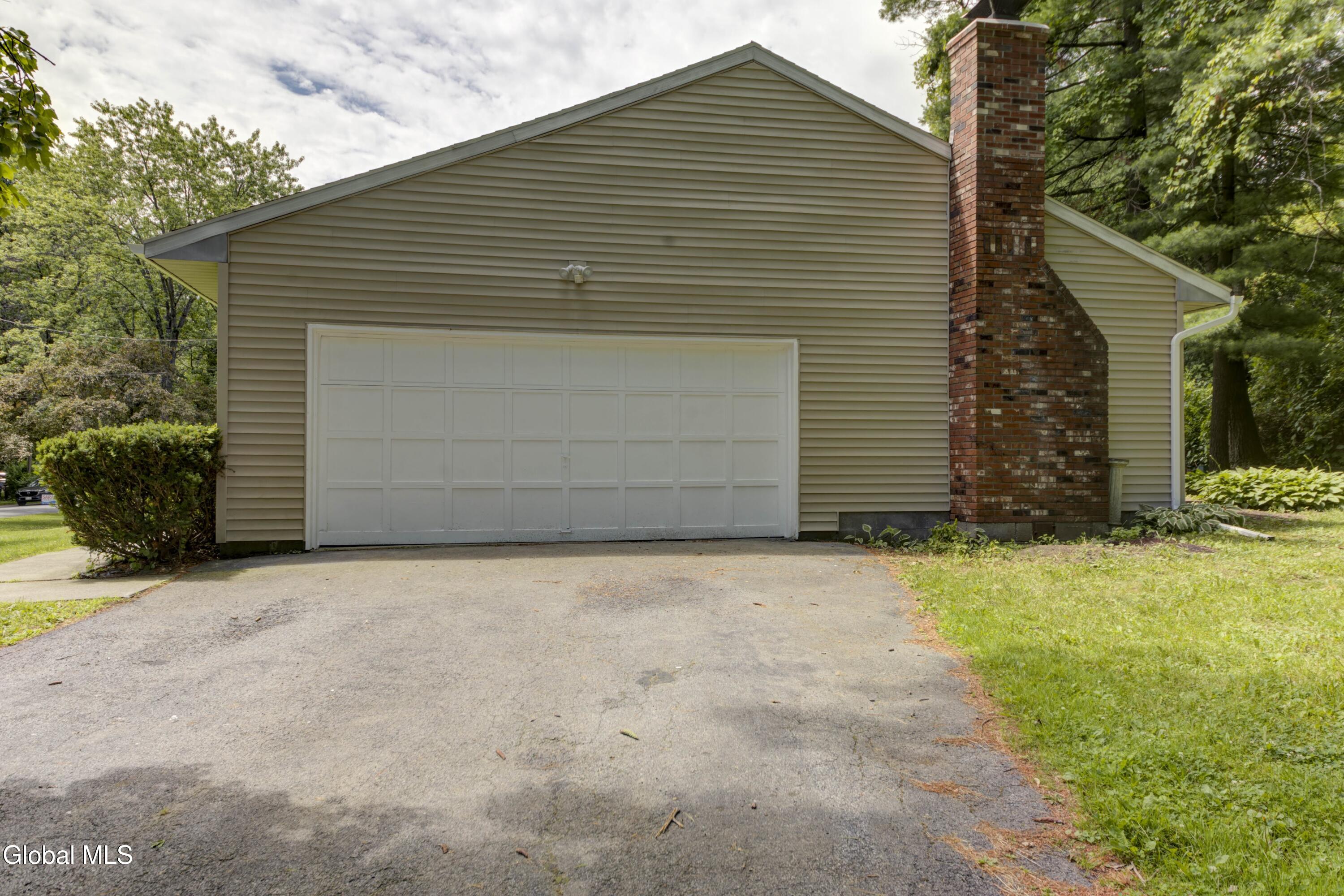 949 Morgan Avenue Niskayuna NY 12309