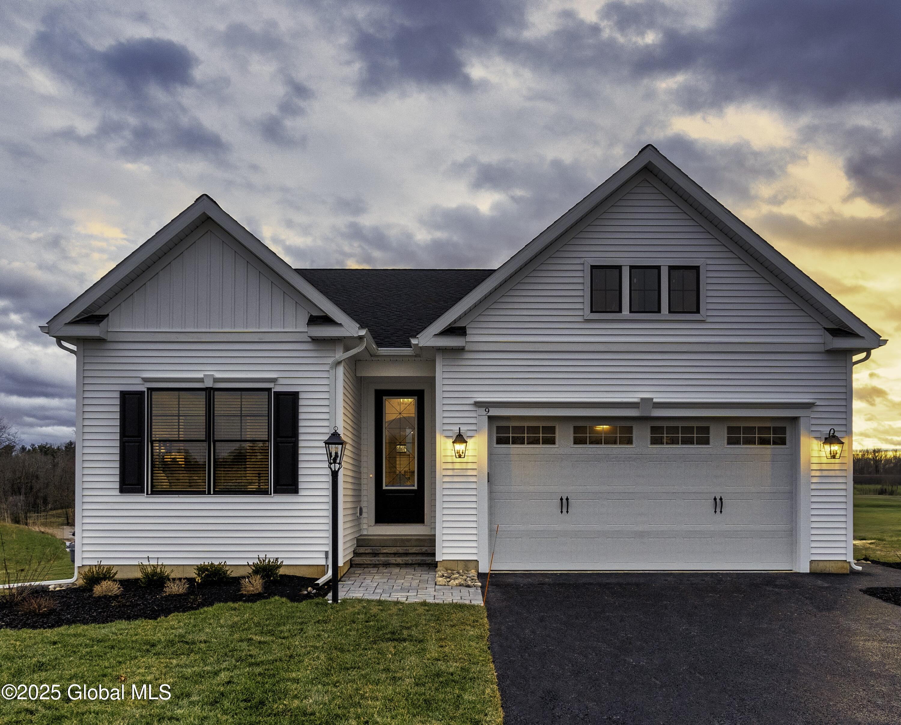 7 Magnolia Drive Halfmoon NY 12065