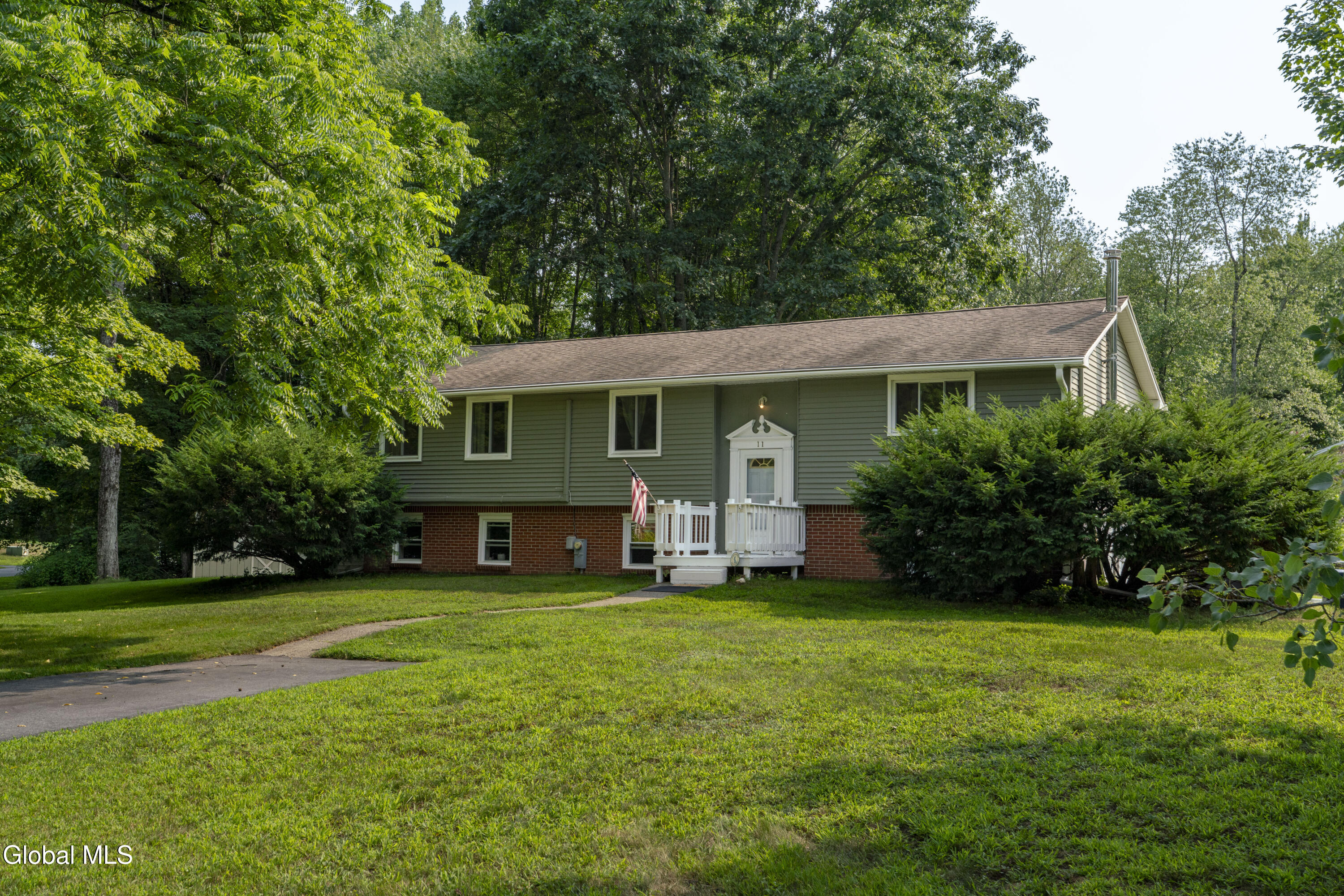 11 Donna Drive Gansevoort NY 12831