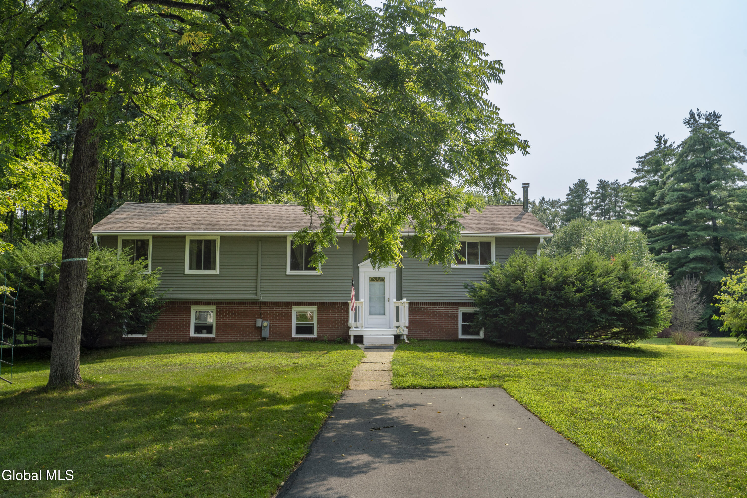 11 Donna Drive Gansevoort NY 12831