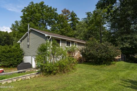 11 Donna Drive Gansevoort NY 12831