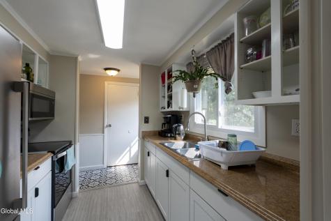 11 Donna Drive Gansevoort NY 12831