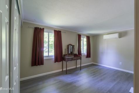 11 Donna Drive Gansevoort NY 12831