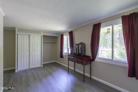 11 Donna Drive Gansevoort NY 12831