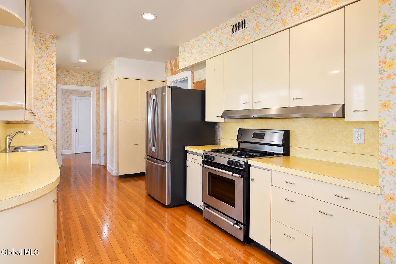 18 Fleetwood Avenue Albany NY 12208