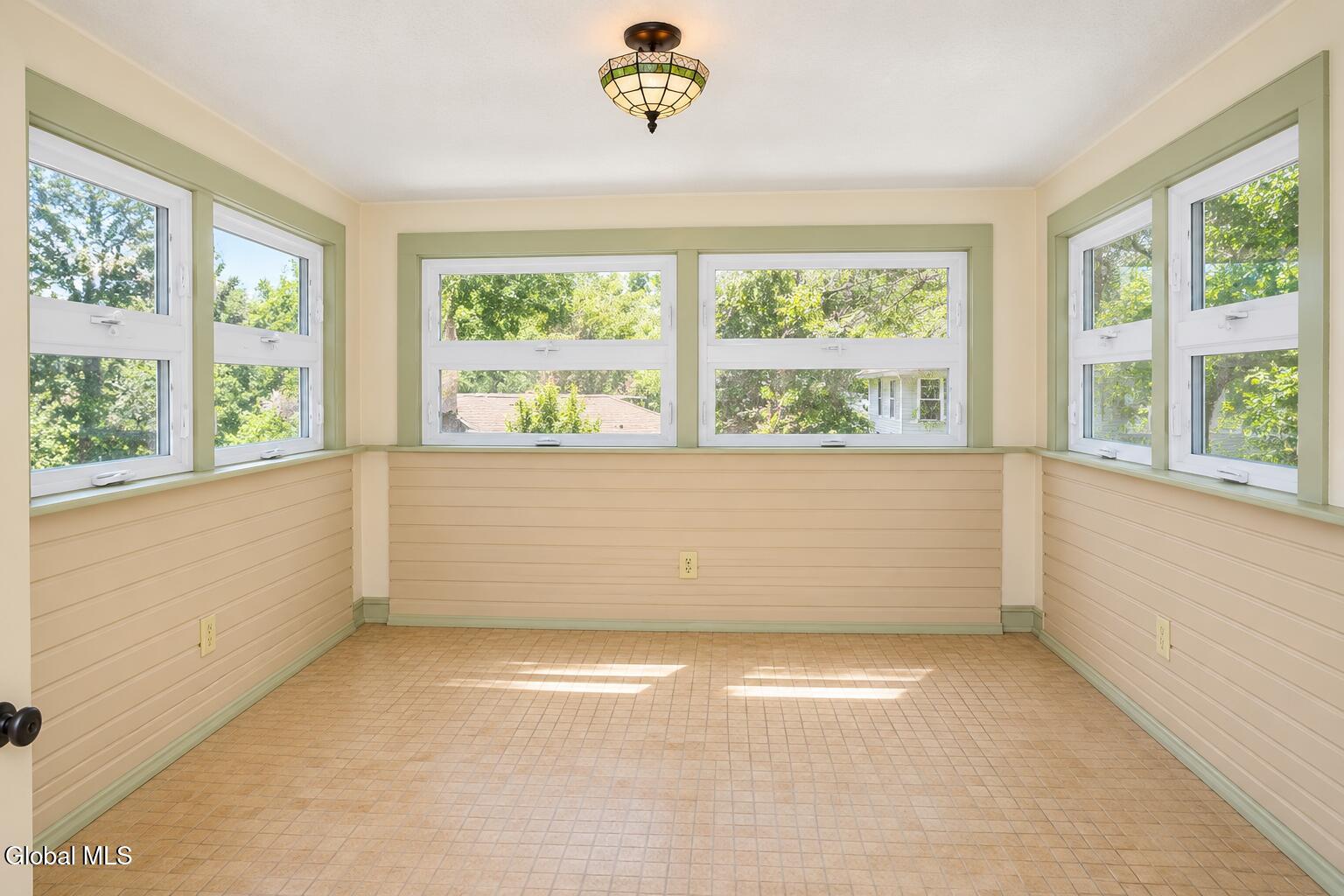 18 Fleetwood Avenue Albany NY 12208