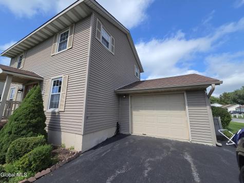 117 Clizbe Avenue Amsterdam NY 12010