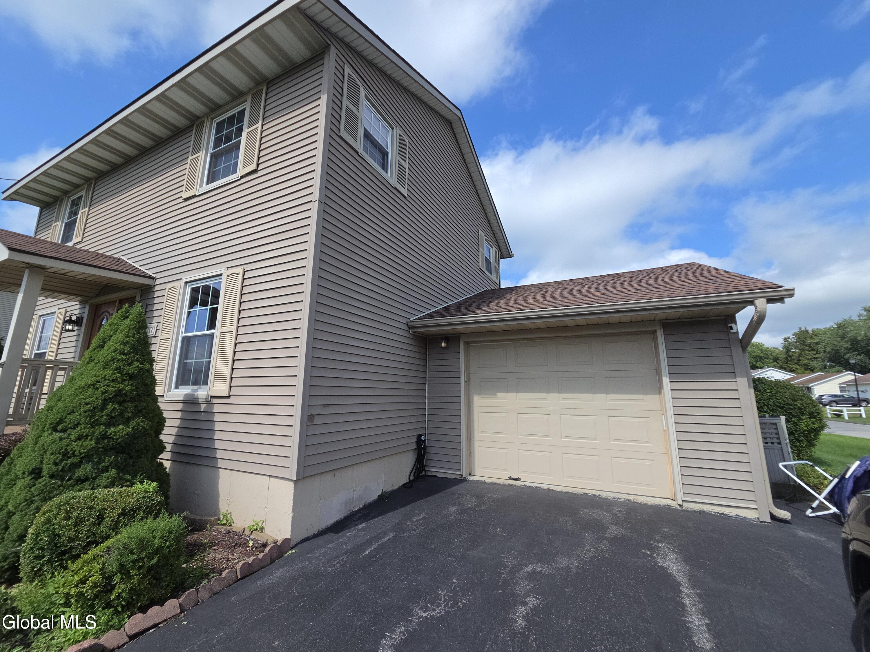 117 Clizbe Avenue Amsterdam NY 12010