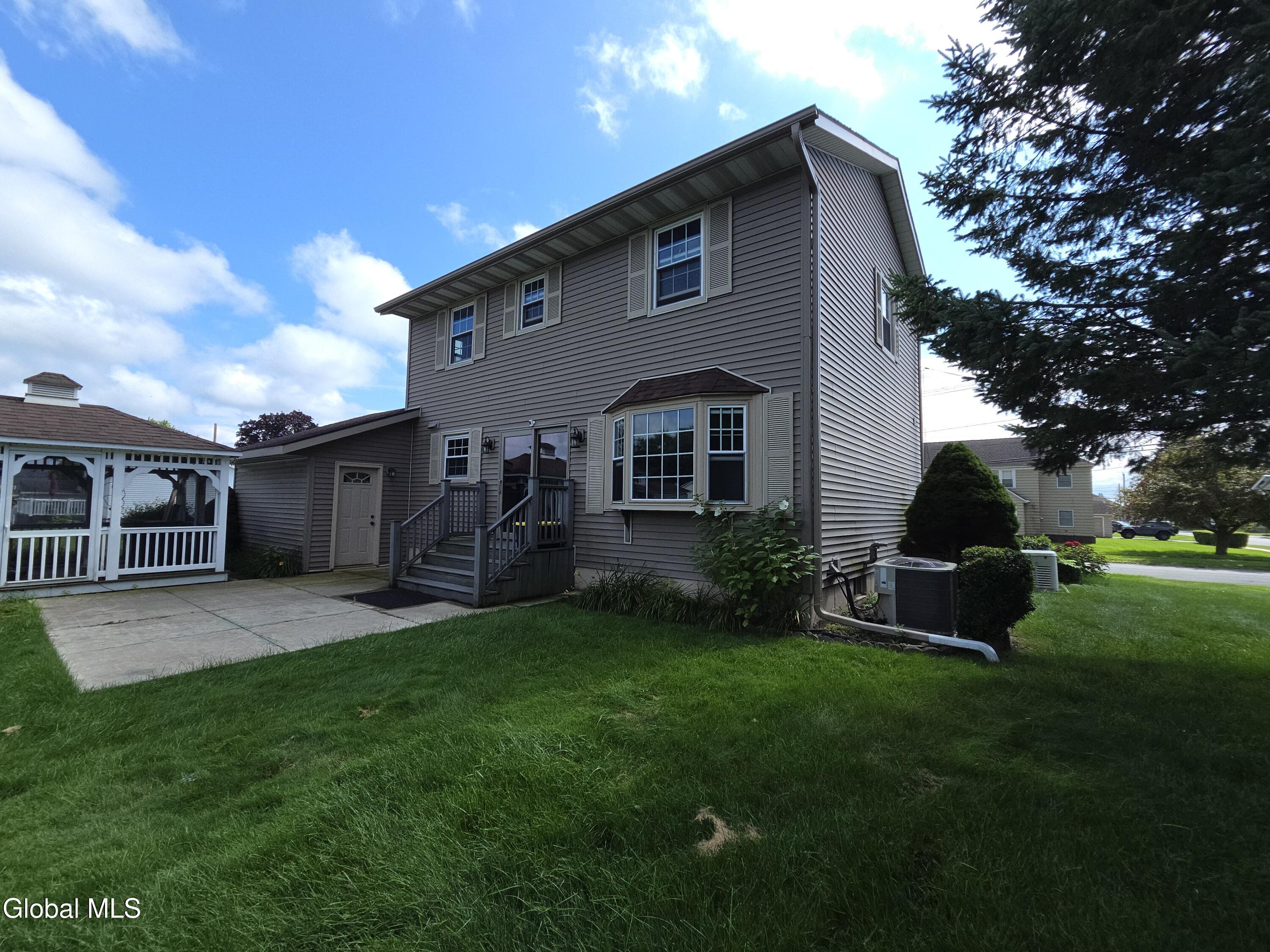 117 Clizbe Avenue Amsterdam NY 12010