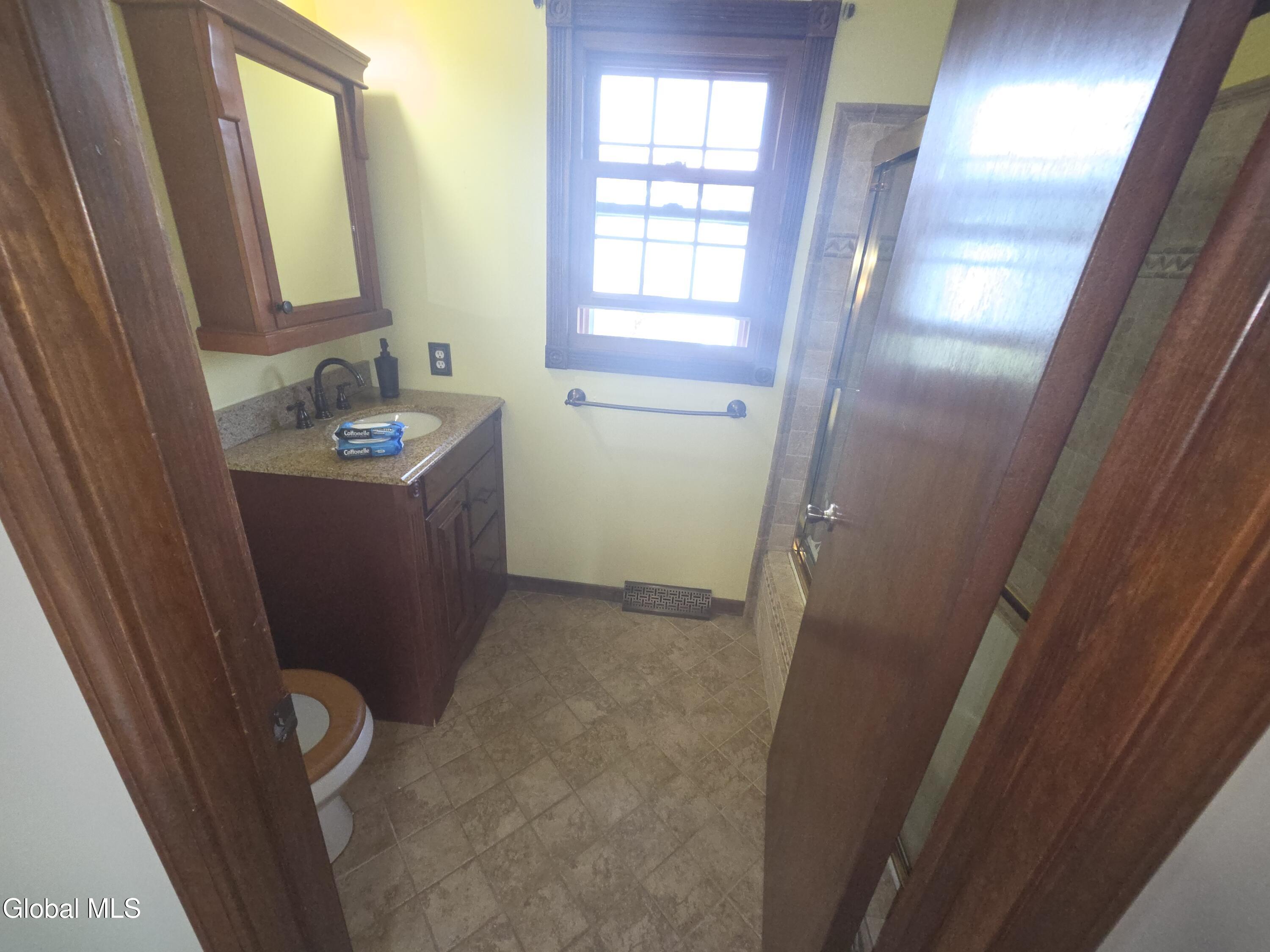 117 Clizbe Avenue Amsterdam NY 12010