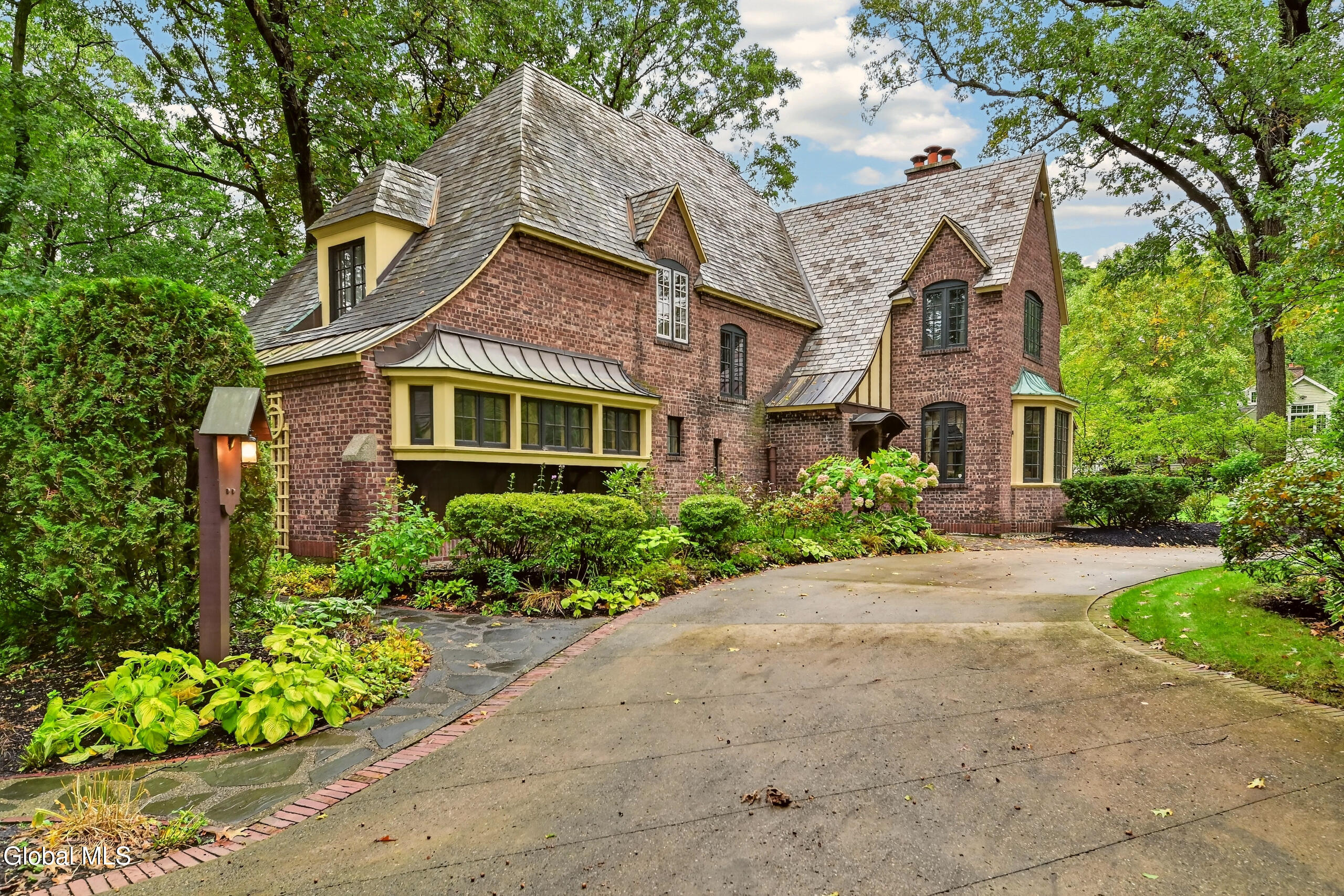 216 Van Rensselaer Boulevard Menands NY 12204