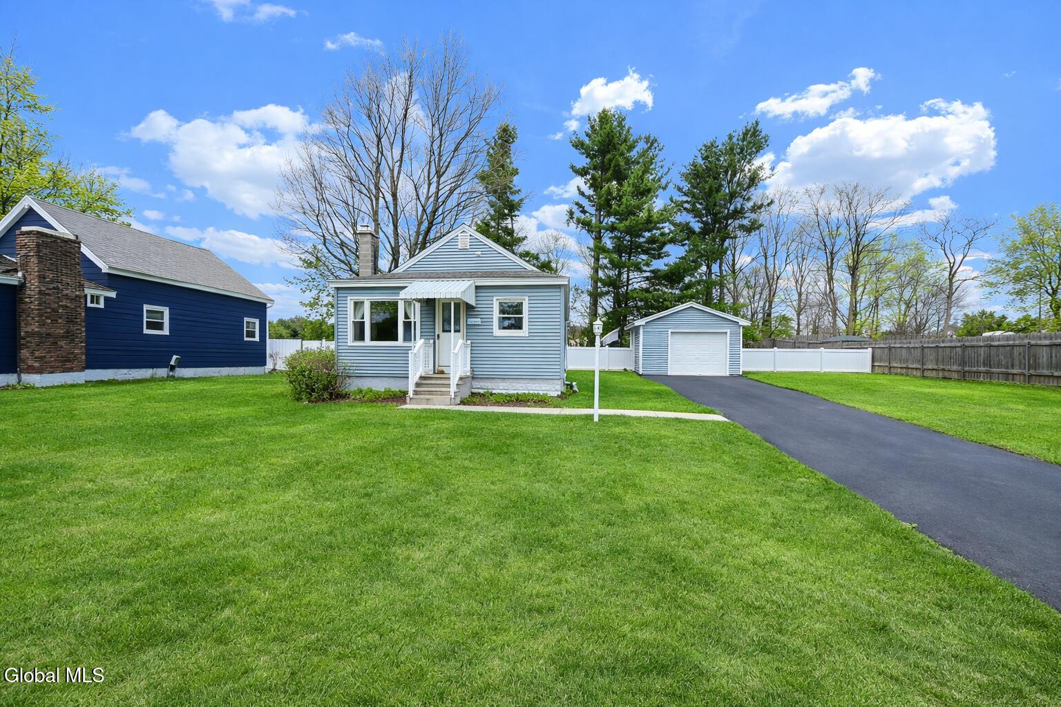153 Dahlia Street Schenectady NY 12306