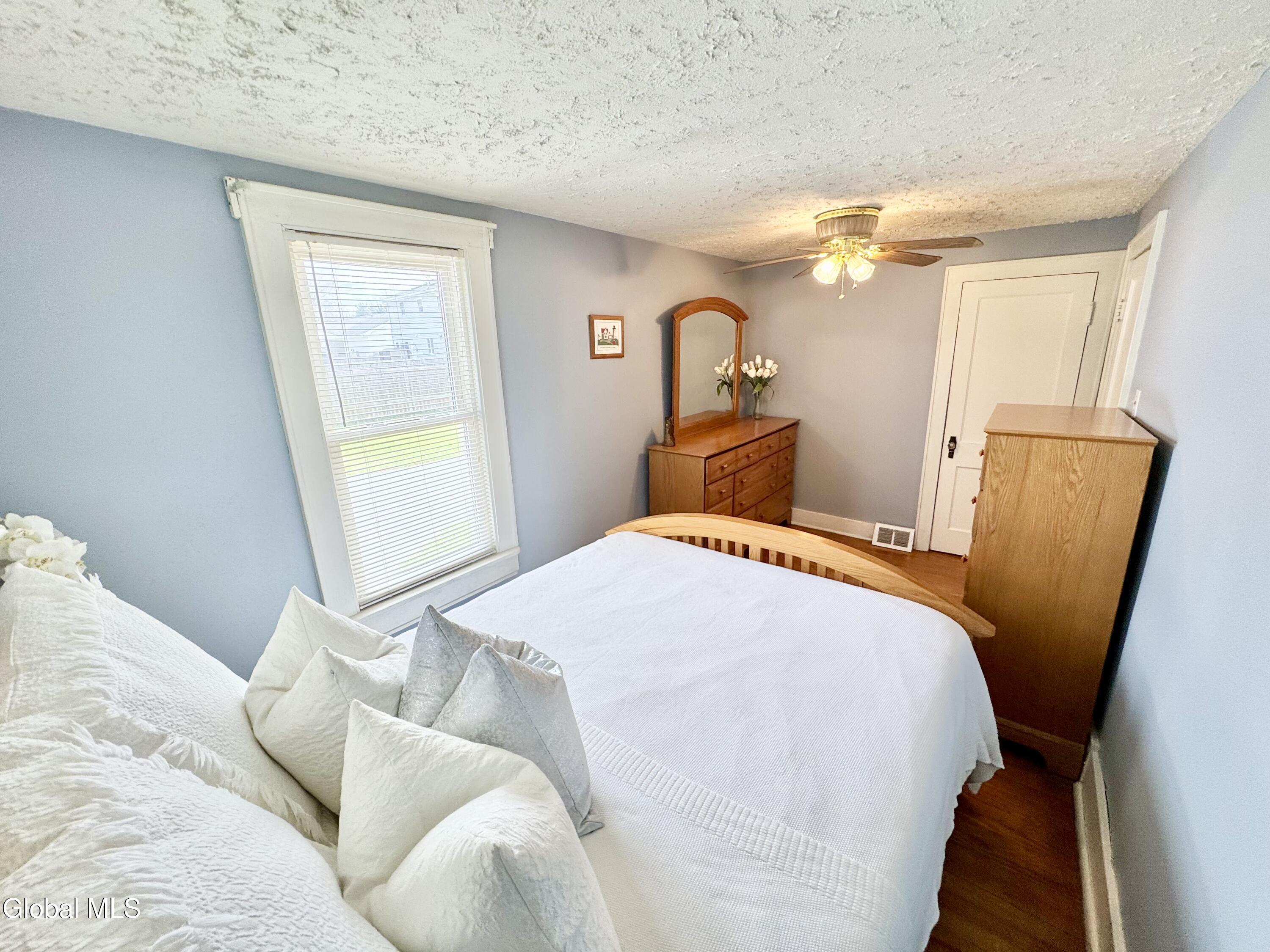 153 Dahlia Street Schenectady NY 12306