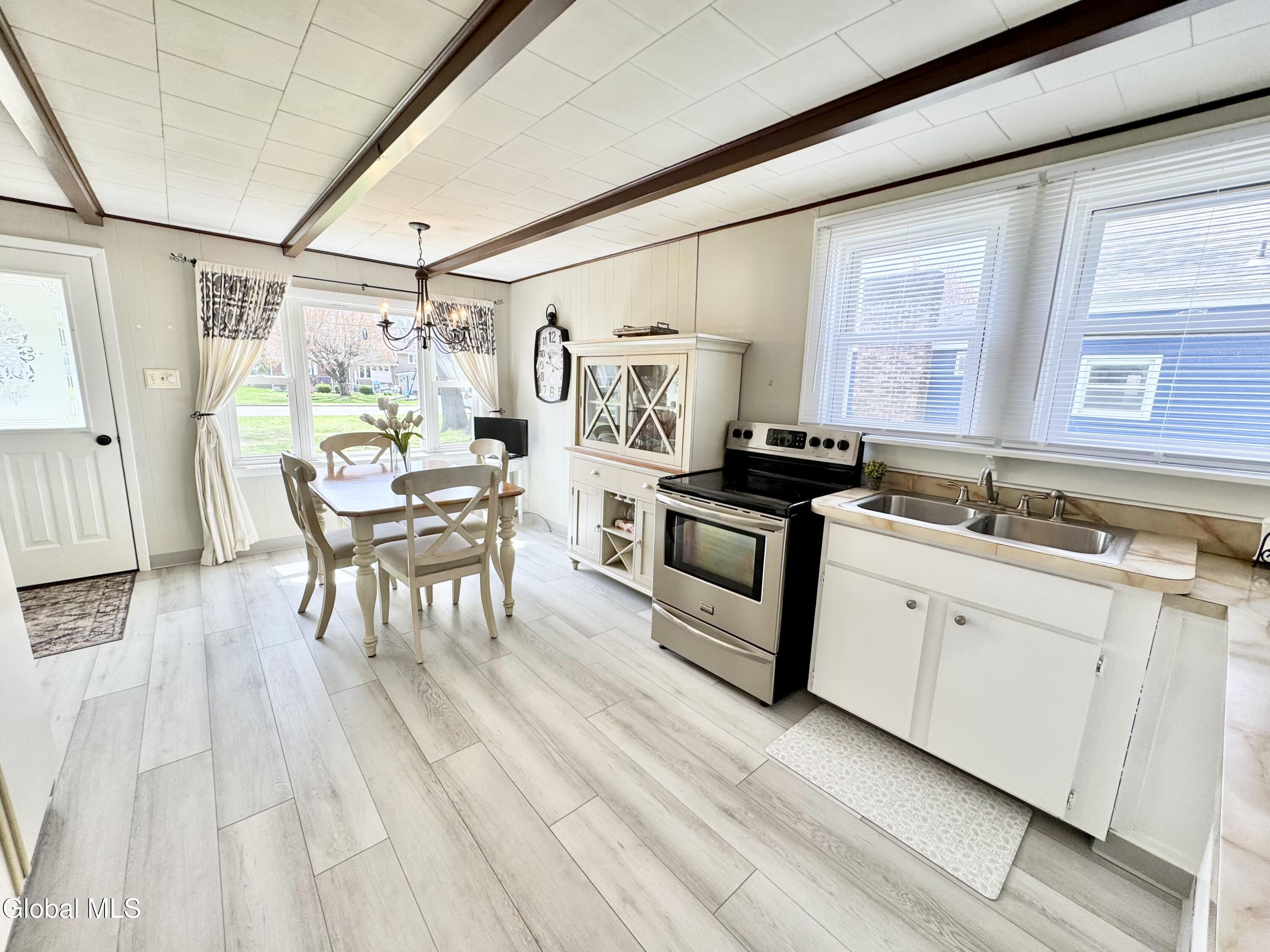 153 Dahlia Street Schenectady NY 12306