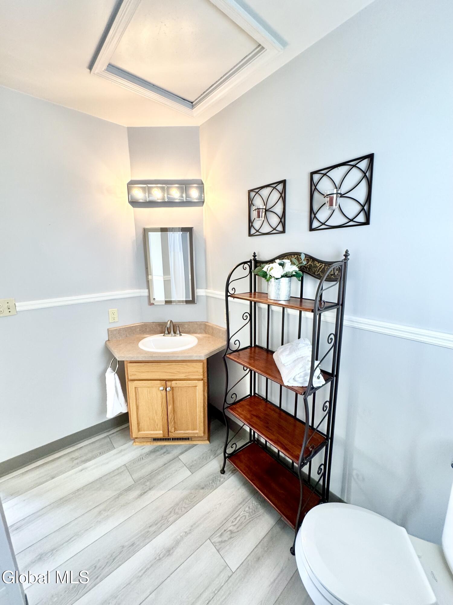 153 Dahlia Street Schenectady NY 12306
