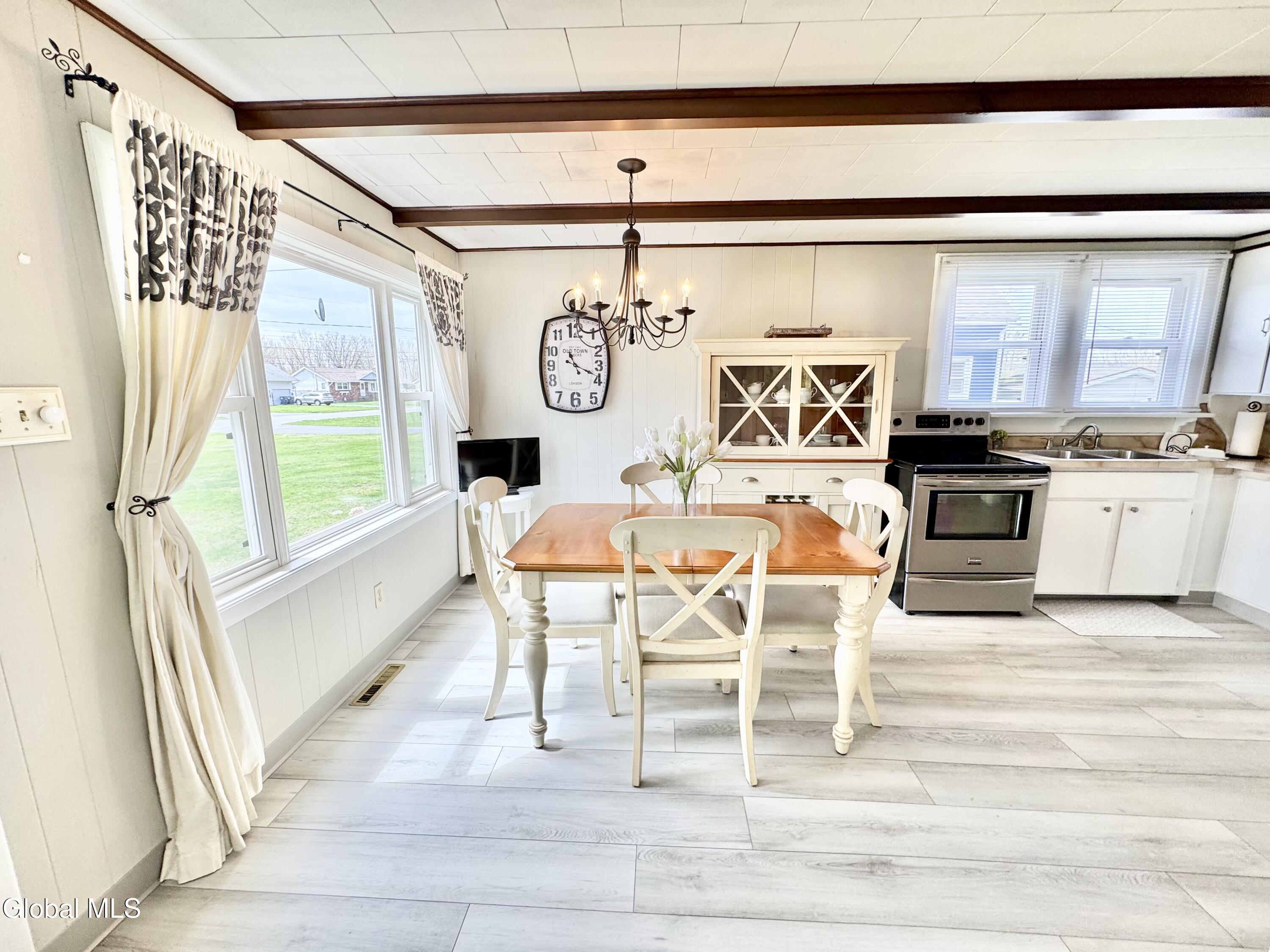 153 Dahlia Street Schenectady NY 12306