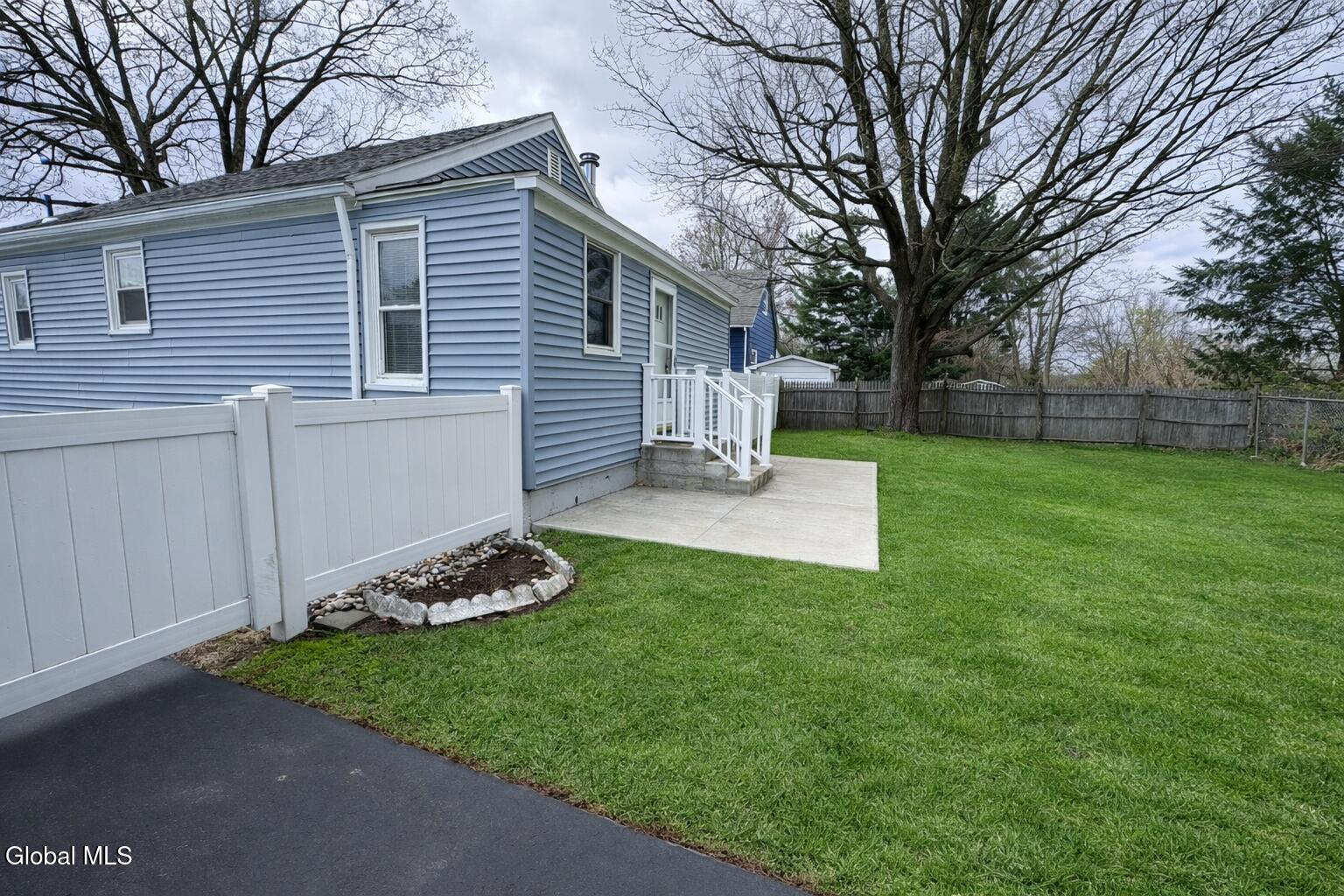153 Dahlia Street Schenectady NY 12306