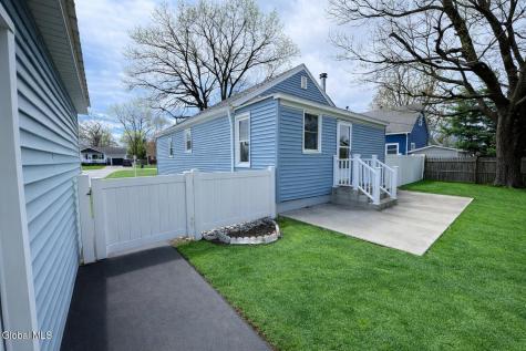 153 Dahlia Street Schenectady NY 12306