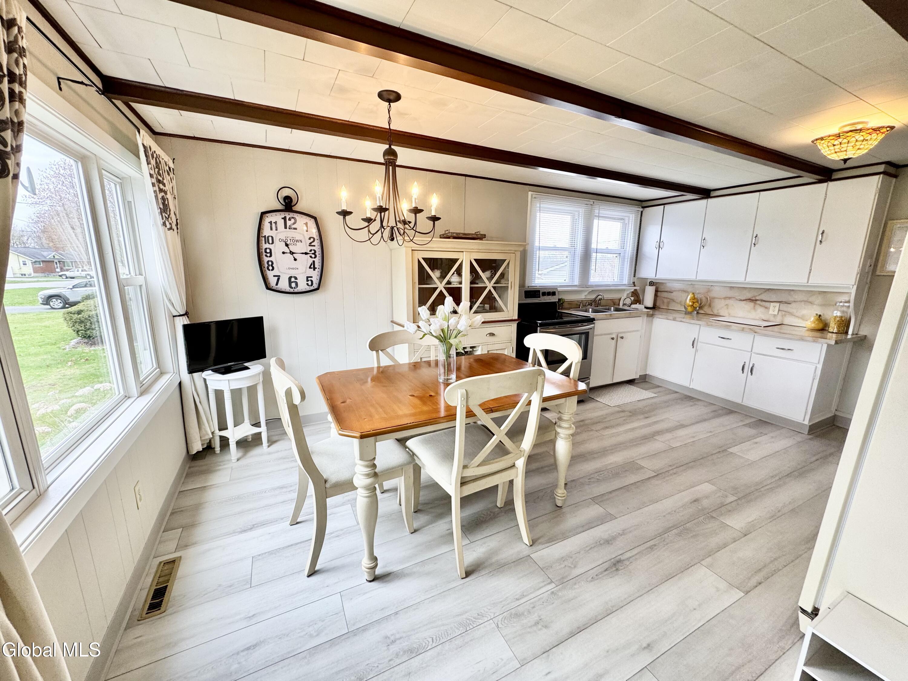 153 Dahlia Street Schenectady NY 12306