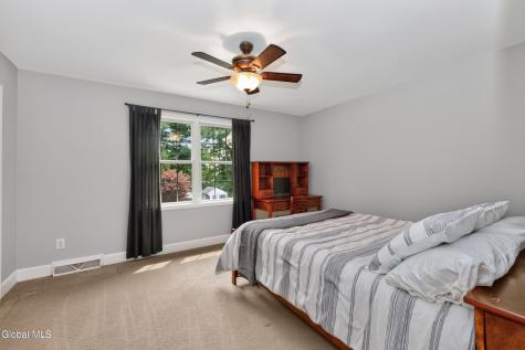 5 Caraway Court Halfmoon NY 12065