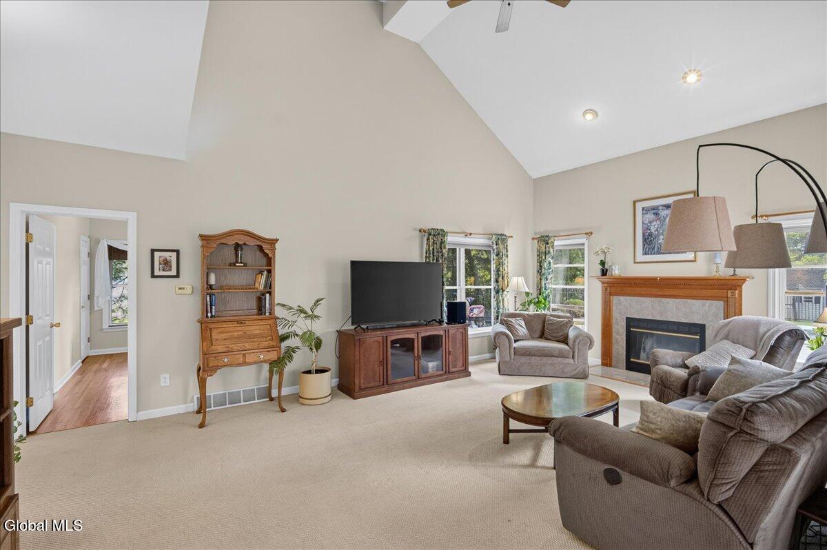 73 Fields End Drive Glenmont NY 12077