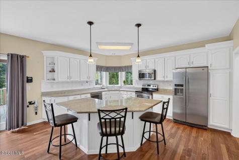 73 Fields End Drive Glenmont NY 12077