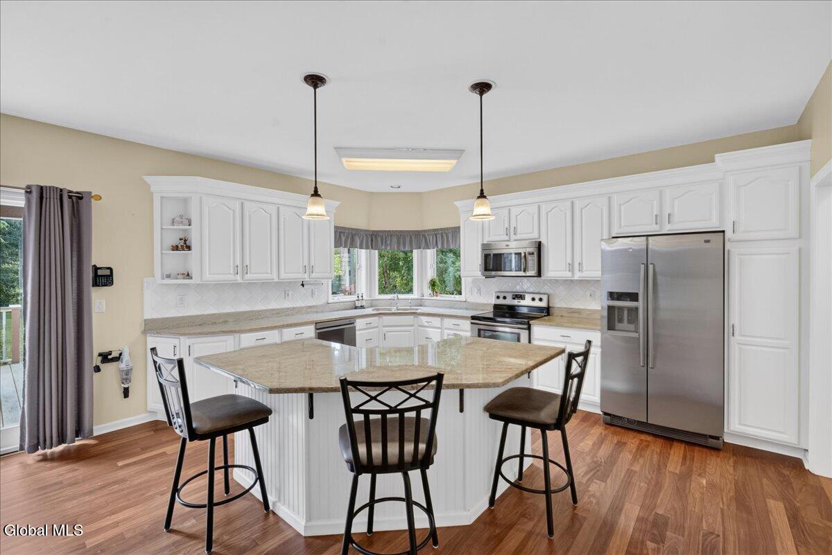 73 Fields End Drive Glenmont NY 12077