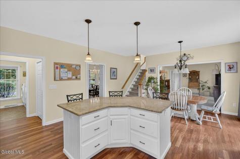 73 Fields End Drive Glenmont NY 12077