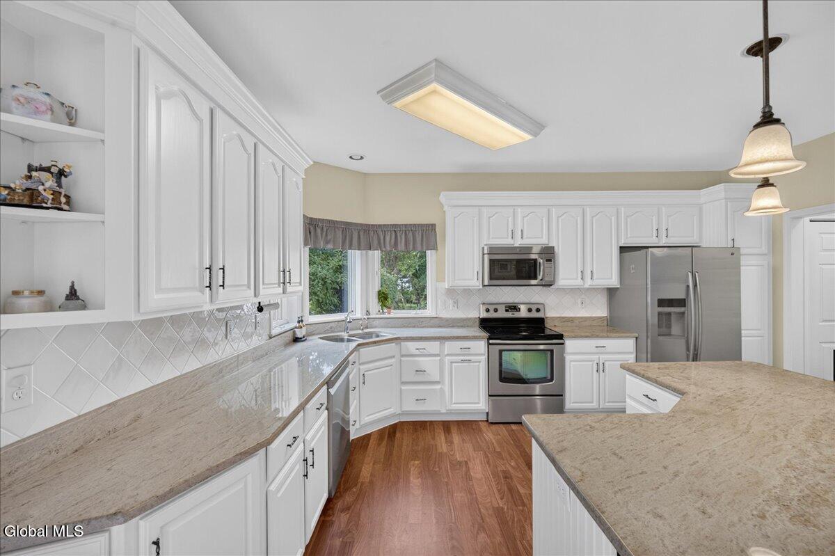 73 Fields End Drive Glenmont NY 12077
